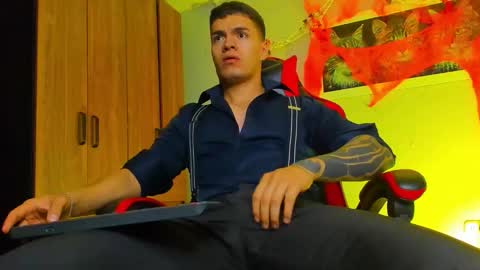 Snapshot of alpha_dominus_ chatting on 10.29.25 alpha_dominus_ online show from 10.29.25