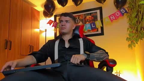 Snapshot of alpha_dominus_ chatting on 11.20.25 alpha_dominus_ online show from 11.20.25