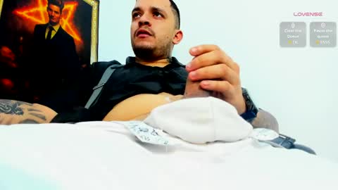 Snapshot of alpha_paganni chatting on 05.04.26 alpha paganni online show from 05.04.26