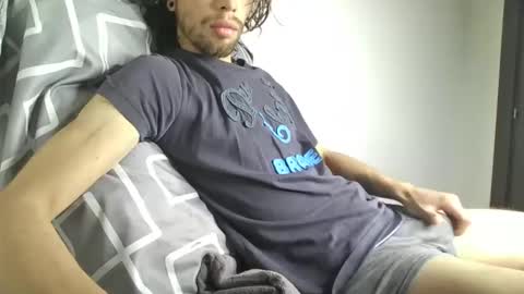 Snapshot of alphafindomhot chatting on 11.21.25 alphafindomhot online show from 11.21.25