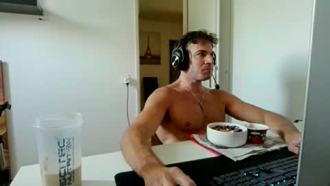 Snapshot of alphah_hunk chatting on 06.16.26 alphah_hunk online show from 06.16.26