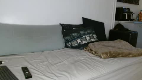 alphahung23 online show from 12.22.25