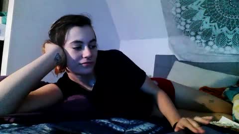 Snapshot of alternativeivy02 chatting on 09.16.25 Ivy online show from 09.16.25