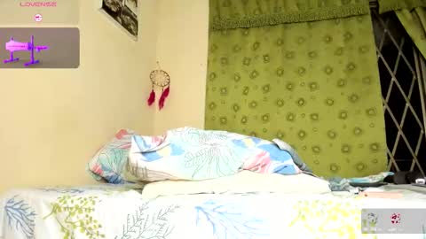 Snapshot of alula_queen chatting on 09.25.25 katherine online show from 09.25.25