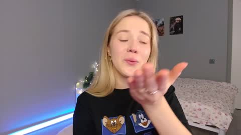 Snapshot of aluntick chatting on 12.18.24 Amelia NEXT STREAM online show from 12.18.24