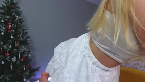 Snapshot of aluntick chatting on 12.28.24 Amelia NEXT STREAM online show from 12.28.24