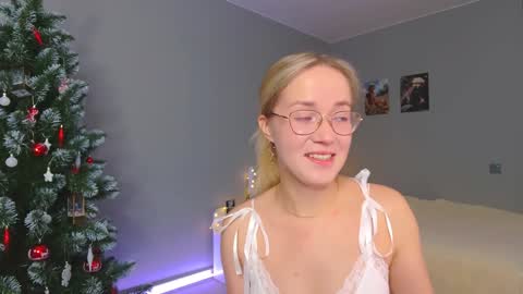 Snapshot of aluntick chatting on 01.07.25 Amelia NEXT STREAM online show from 01.07.25