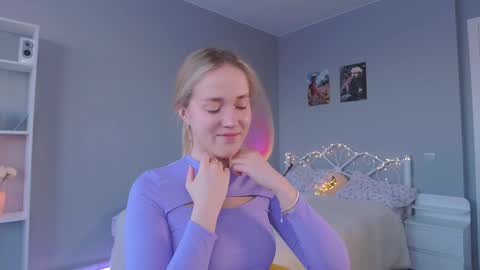 Snapshot of aluntick chatting on 02.04.25 Amelia NEXT STREAM online show from 02.04.25