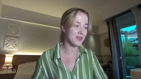 Snapshot of aluntick chatting on 09.27.25 Amelia NEXT STREAM online show from 09.27.25