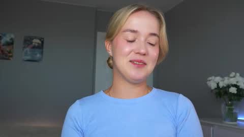 Snapshot of aluntick chatting on 10.07.25 Amelia NEXT STREAM online show from 10.07.25