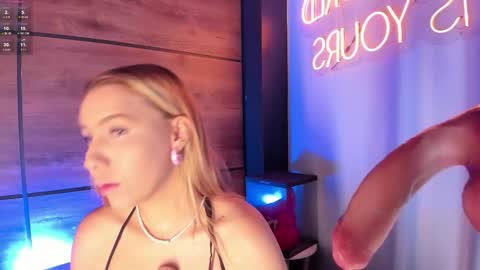 Alya online show from 11.13.25