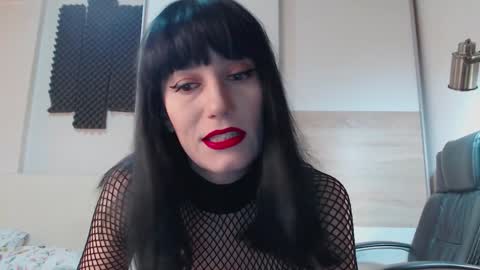 Snapshot of alycetn chatting on 12.19.25 Alice online show from 12.19.25