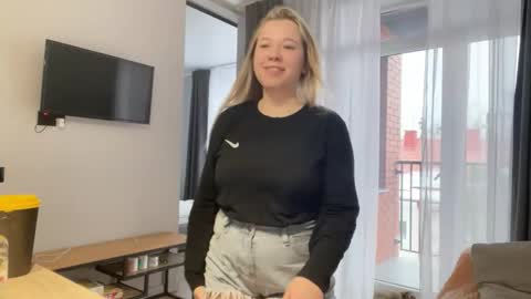 Snapshot of alyrasun chatting on 02.27.26 Al online show from 02.27.26