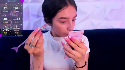 Snapshot of alys_molly chatting on 01.13.25 sopie online show from 01.13.25