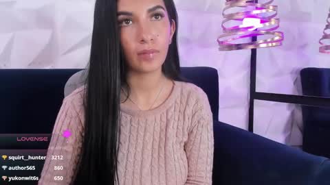 Snapshot of alys_molly chatting on 02.07.25 sopie online show from 02.07.25