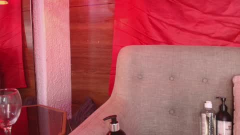 Snapshot of alys_molly chatting on 02.14.25 sopie online show from 02.14.25