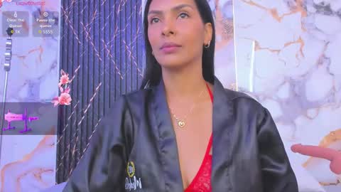 Snapshot of alyson__a chatting on 11.08.25 alyson__a online show from 11.08.25