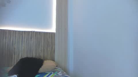 Alyson Clark0 online show from 10.02.25