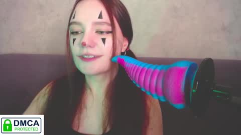 Snapshot of alyssa__scarlet chatting on 11.01.25 Alyssa online show from 11.01.25