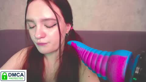 Snapshot of alyssa__scarlet chatting on 11.12.25 Alyssa online show from 11.12.25