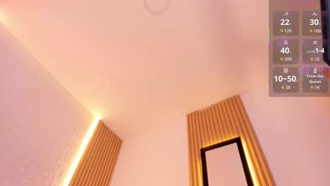 Snapshot of alyssa_vargas chatting on 12.21.25 alyssa online show from 12.21.25