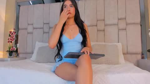 Snapshot of alysslender chatting on 11.26.25 Alys online show from 11.26.25