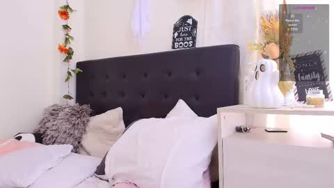 Isabella online show from 10.23.25