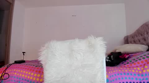 valentia online show from 04.10.26