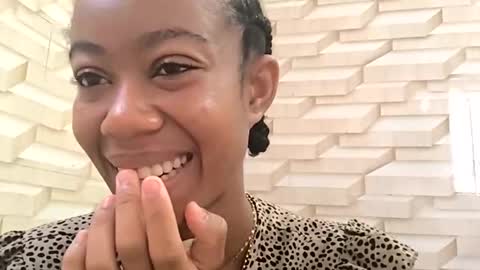 Snapshot of amah17 chatting on 10.02.25 Amah online show from 10.02.25