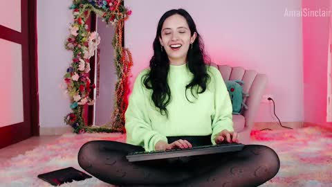 Amai  Sinclair  online show from 02.02.25