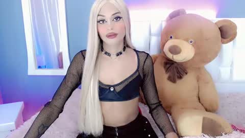 amal_baddel_ online show from 01.22.25