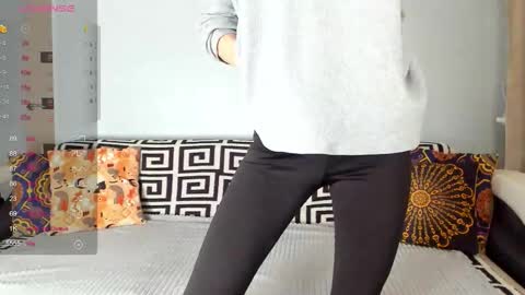 Snapshot of amalia_mio chatting on 12.23.25 Amalia online show from 12.23.25