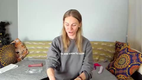 Snapshot of amalia_mio chatting on 01.12.26 Amalia online show from 01.12.26