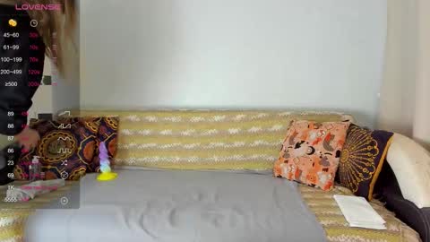 Snapshot of amalia_mio chatting on 01.14.26 Amalia online show from 01.14.26