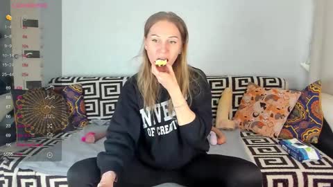 Snapshot of amalia_mio chatting on 03.04.26 Amalia online show from 03.04.26