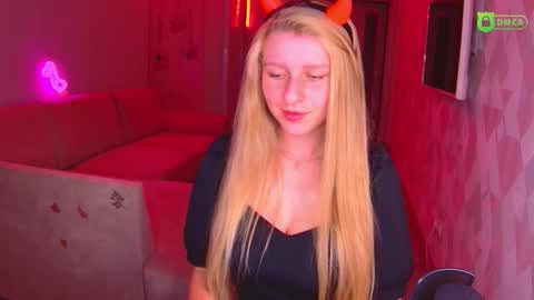 Snapshot of amaliaqueen999 chatting on 10.30.25 Amalia online show from 10.30.25