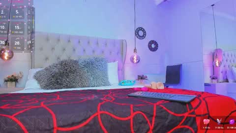 Snapshot of amanda29_ chatting on 11.19.25 amanda29_ online show from 11.19.25