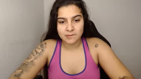 Snapshot of amanda5star chatting on 01.09.25 The queen of the biceps online show from 01.09.25