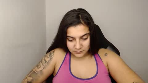 Snapshot of amanda5star chatting on 01.10.25 The queen of the biceps online show from 01.10.25