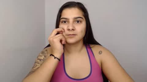 Snapshot of amanda5star chatting on 01.10.25 The queen of the biceps online show from 01.10.25
