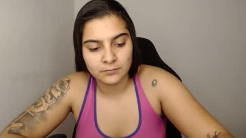 Snapshot of amanda5star chatting on 01.13.25 The queen of the biceps online show from 01.13.25