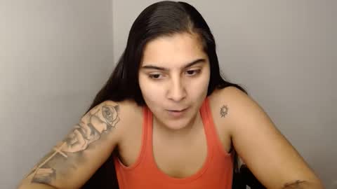 Snapshot of amanda5star chatting on 01.18.25 The queen of the biceps online show from 01.18.25
