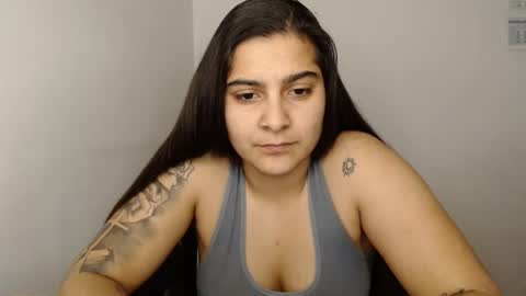 Snapshot of amanda5star chatting on 02.05.25 The queen of the biceps online show from 02.05.25
