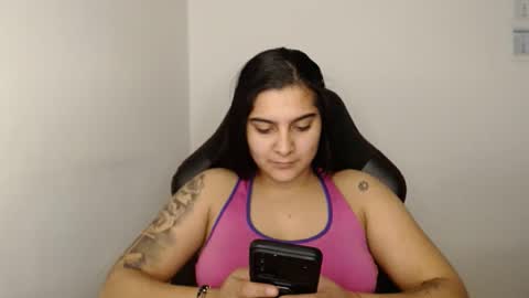 Snapshot of amanda5star chatting on 02.07.25 The queen of the biceps online show from 02.07.25