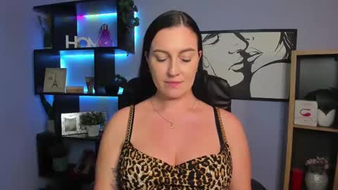 Snapshot of amanda_burn chatting on 02.05.25 Amanda online show from 02.05.25