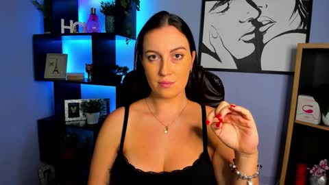 Snapshot of amanda_burn chatting on 11.17.25 Amanda online show from 11.17.25