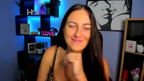 Snapshot of amanda_burn chatting on 11.27.25 Amanda online show from 11.27.25