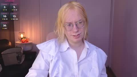 Snapshot of amanda_butlerr chatting on 05.28.26 Hi im Amanda online show from 05.28.26