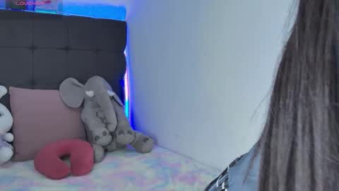 Snapshot of amandabrooks_18 chatting on 03.09.25 Amanda online show from 03.09.25