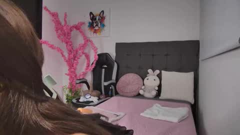 Snapshot of amandabrooks_18 chatting on 10.02.25 Amanda online show from 10.02.25